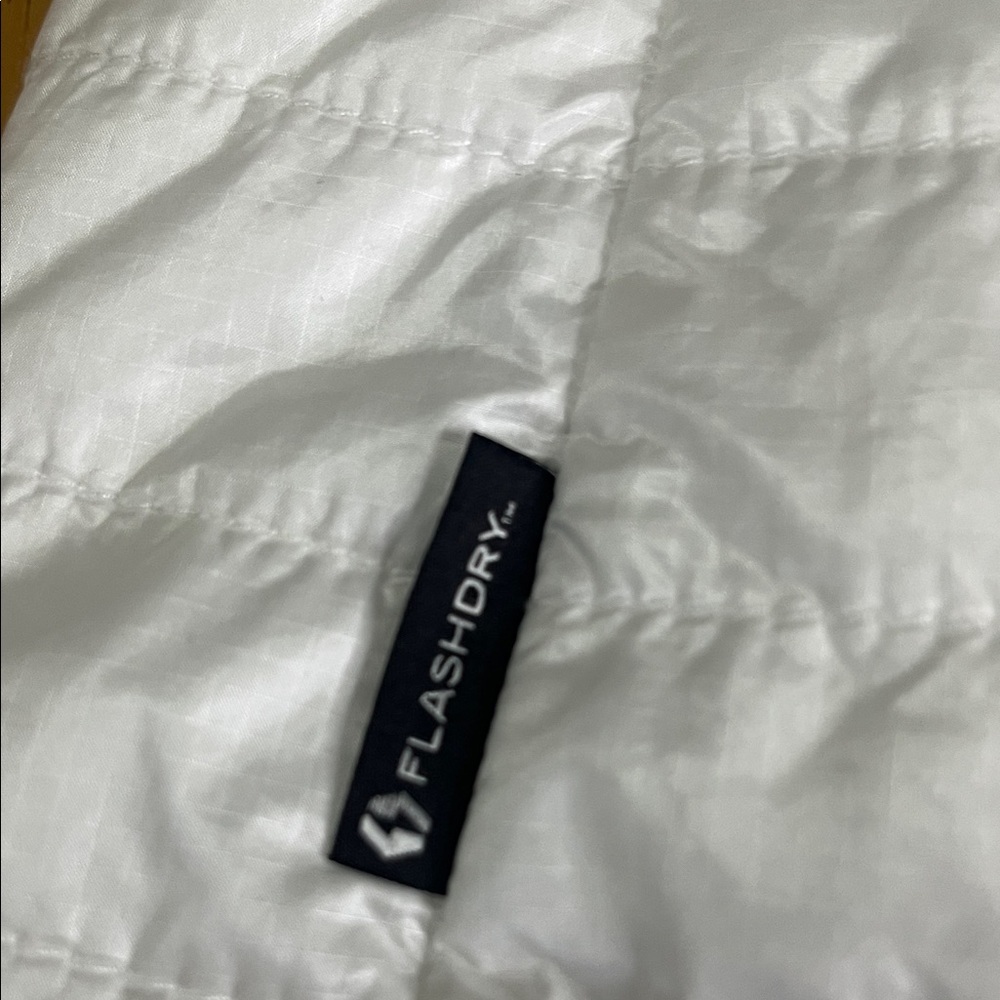 The North Face Women's White Packable Quilted Puffer Jacket - Picture 7 of 12